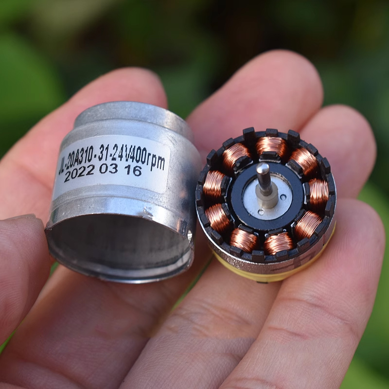 Miniaturowa pompa wodna bezszc – Mini Peristaltic Pump 12V recenzja i cena