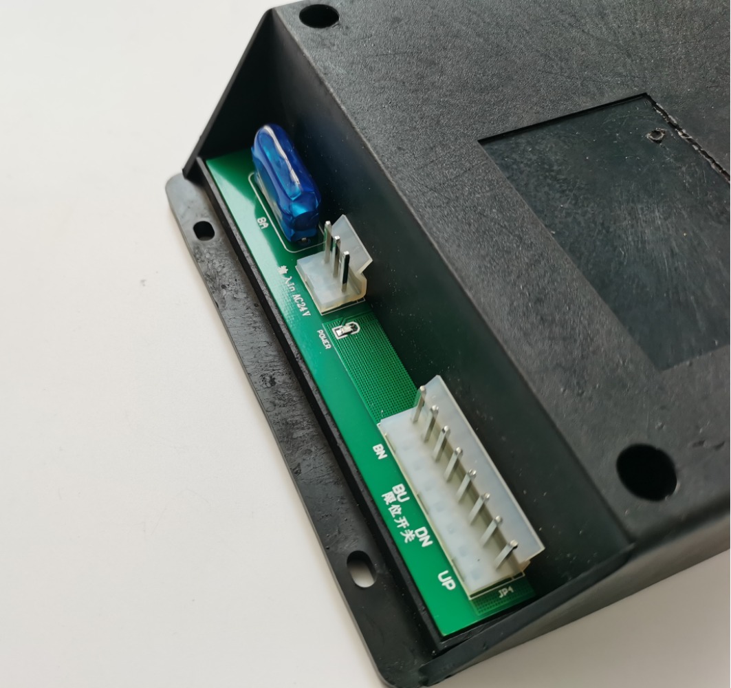 Puszka sterująca do fotela den – Lab Equipment recenzja i cena